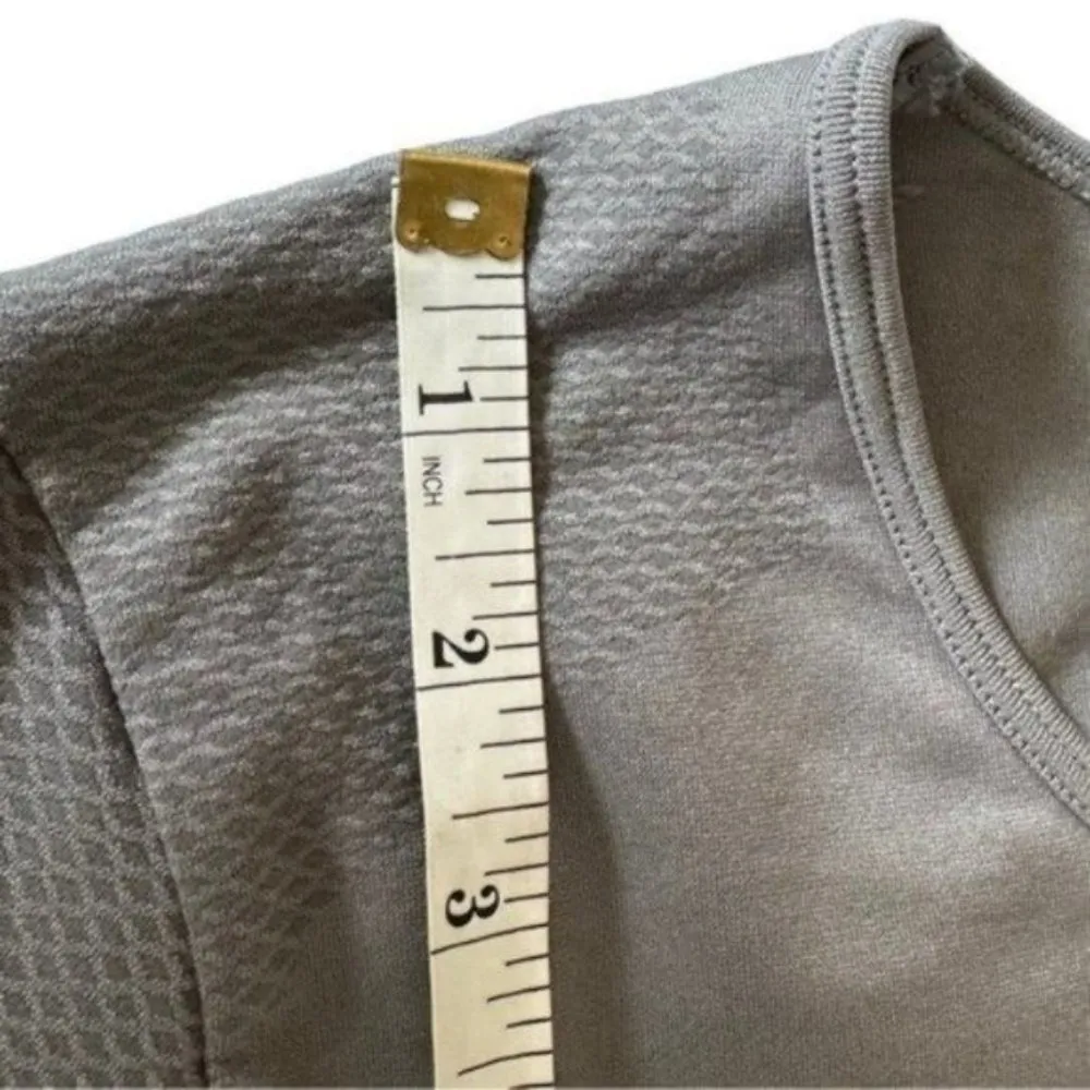 Fabletics Gray Long Sleeve Activewear Athletic Workout Athleisure Top Medium - Image 5