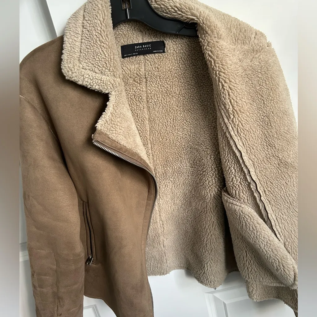 Zara Basic Outerwear Tan Jacket with Shearling Collar - Image 3