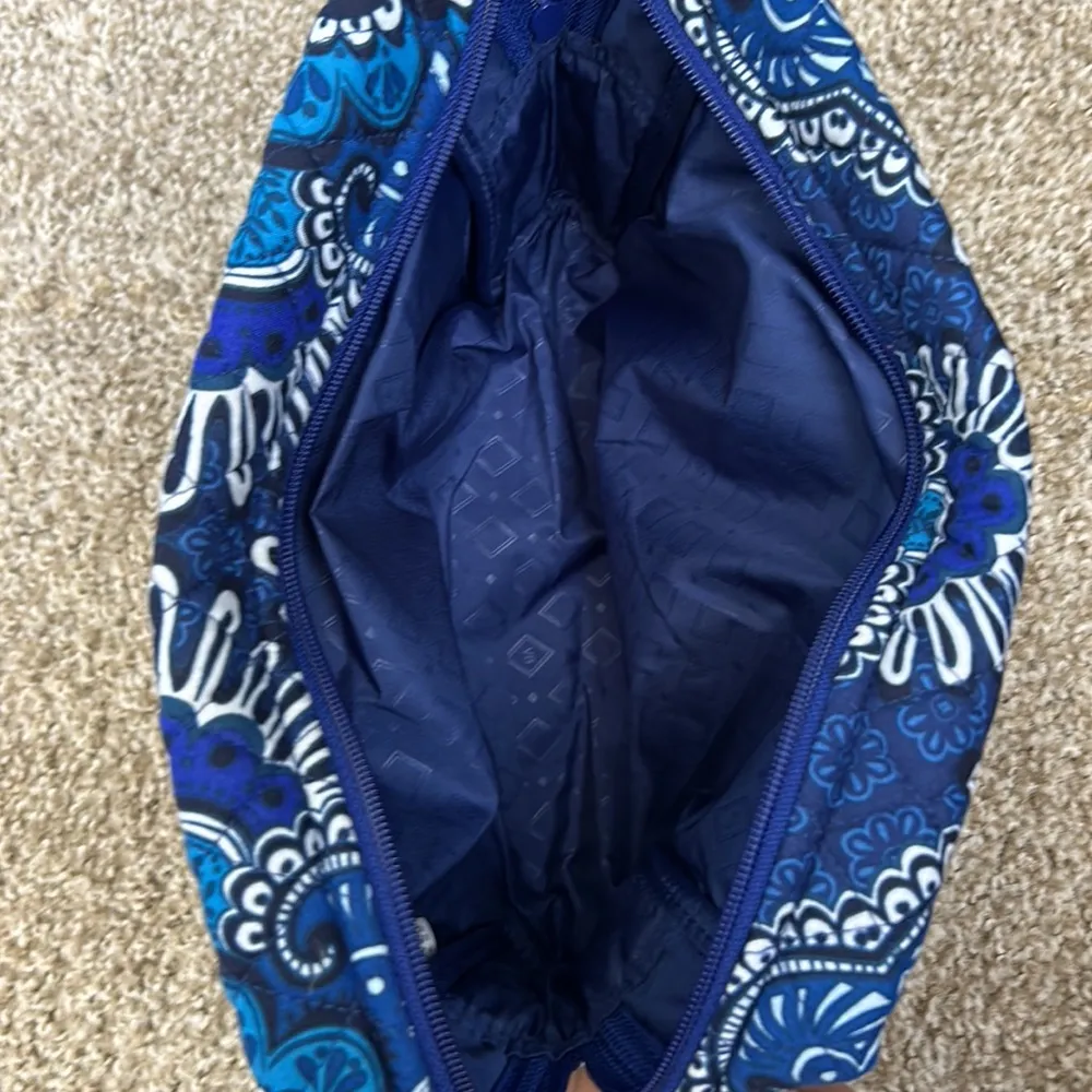 Vera Bradley travel size purse - Image 3