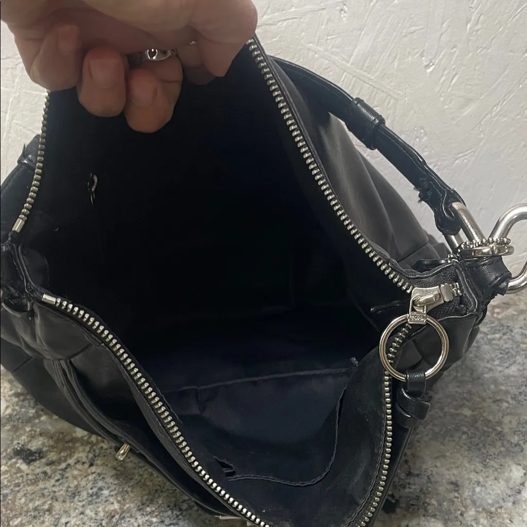 Authentic Coach Black Leather Chelsea Hobo Shoulder Bag Classic Chic & Y2K Vibe - Image 8