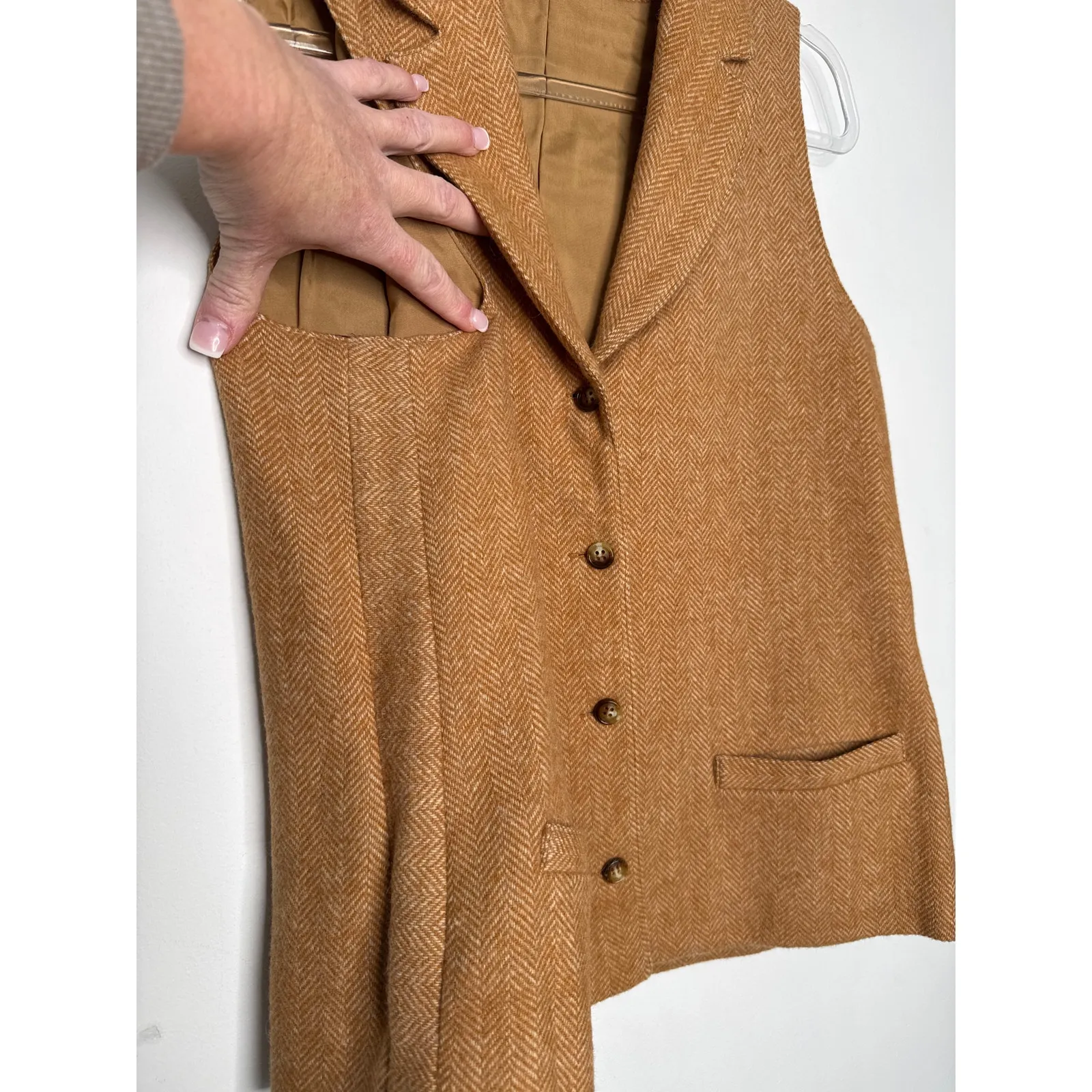 1980s Charlotte Ford II Camel Herringbone Wool Vest & Skirt Set Small - Image 16
