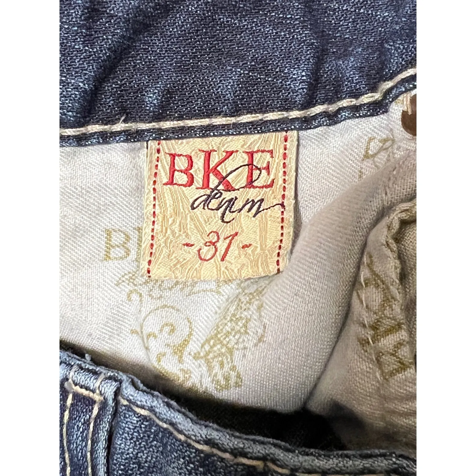 BKE Buckle Denim Starlite Women Bermuda Distressed Shorts Size 31 10"L Stretch - Image 4