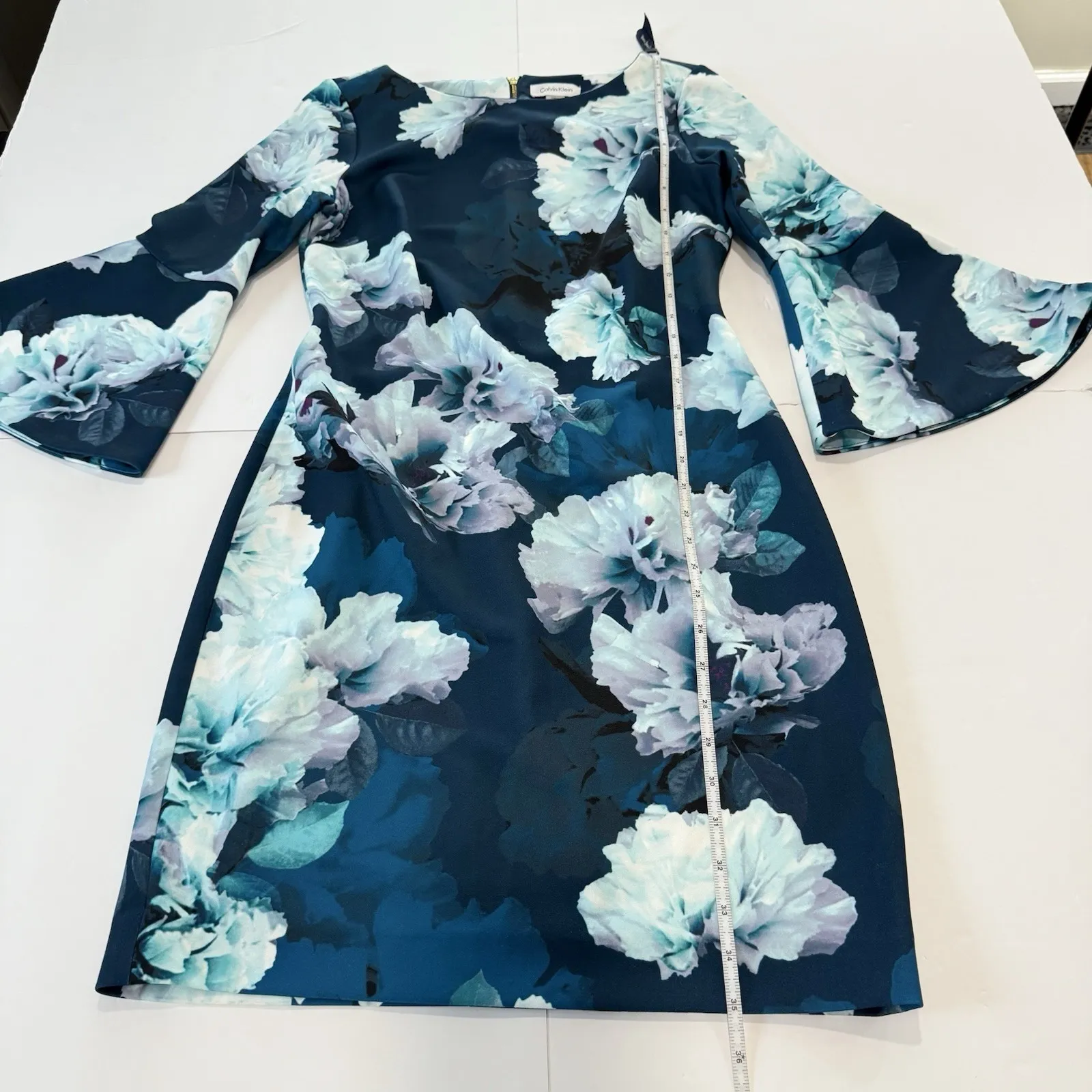 Calvin Klein Blue Floral Bell Sleeve Stretch Crepe Sheath Dress‎ Size 6 - Image 10