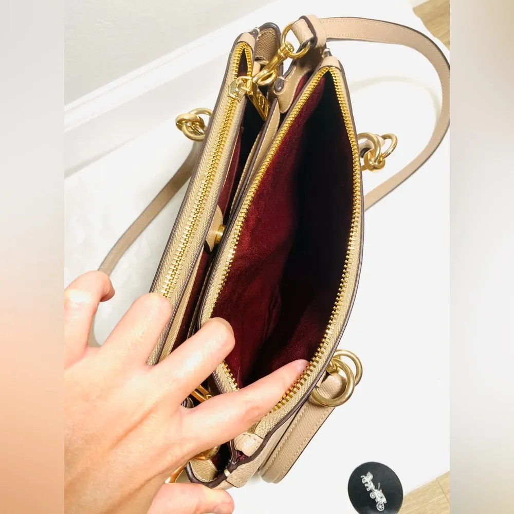 Coach Canvas Crossbody And Shoulder Bag Nude Color Classic Style With Strap - Image 8