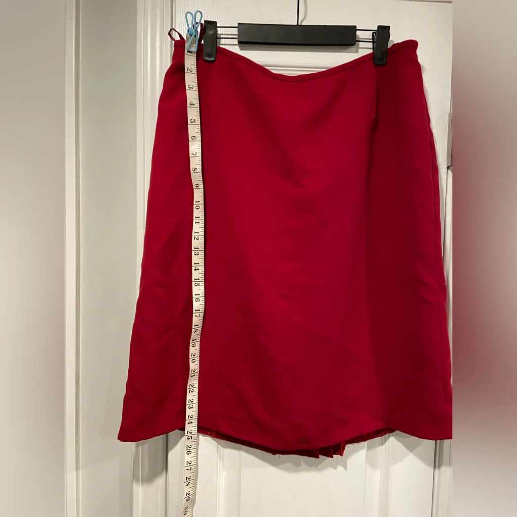 Red Lined Pleated Back Slit A Line Mini Skirt Size 14 Zip Back Flat Front - Image 5