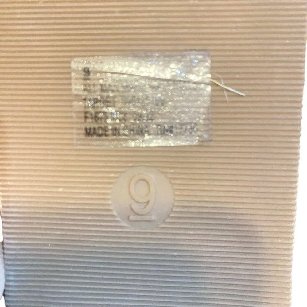 Shade & Shore size 9 sandals tan white - Image 6