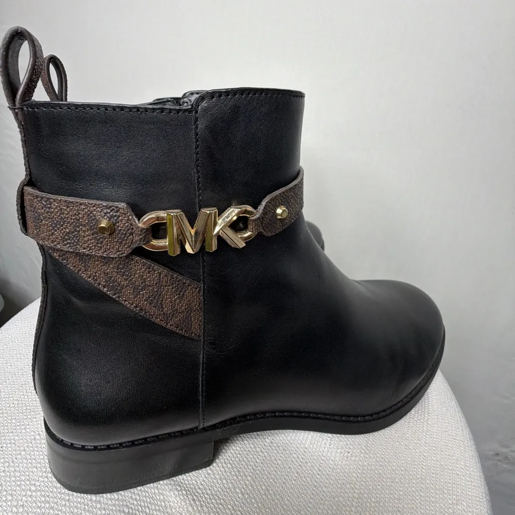 Michael Kors Black Leather Ankle Boots MK Logo Strap Size 8(B82) - Image 5