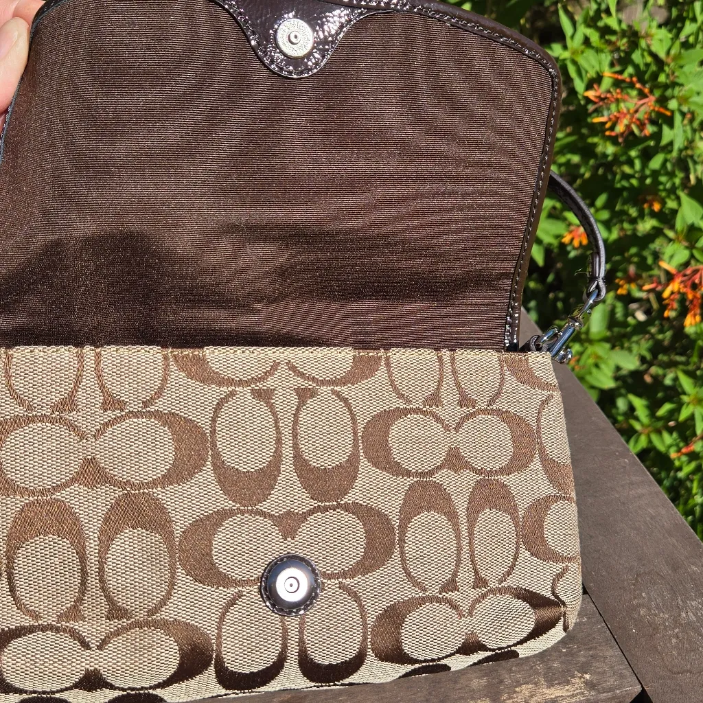 Coach  classic Monogram clutch 9" X 5" - Image 6