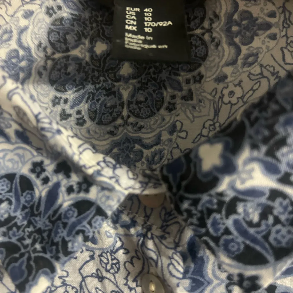 H&M Blue and White Button Down Shirt size 10 - Image 3