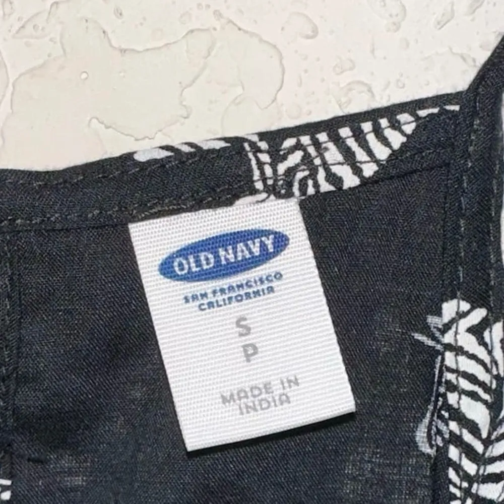 NWT Old Navy Black Zebra Tank Top - Image 4