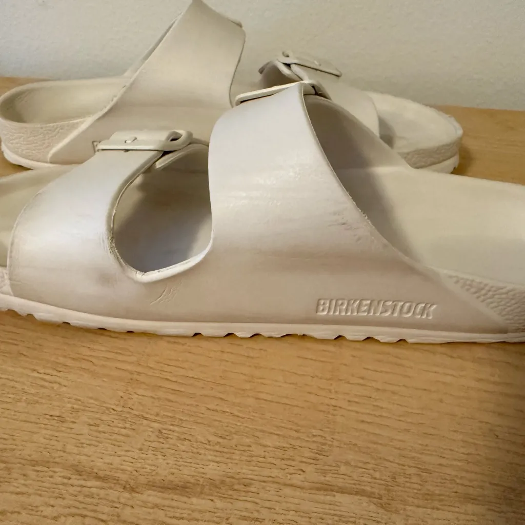 Birkenstock Women’s Cream Double Strap Sandals - Image 6