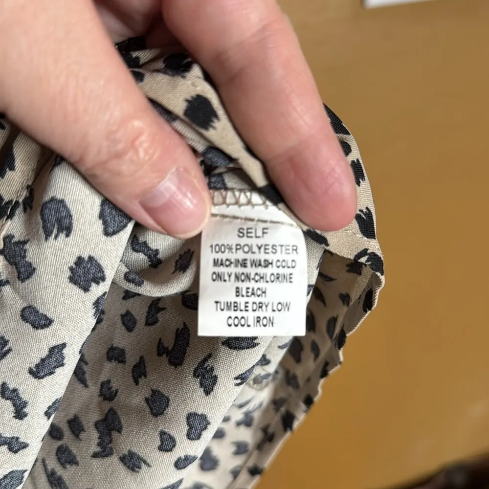 PAPERMOON Claudia Ruched Sleeve Blouse Size Large - Image 10