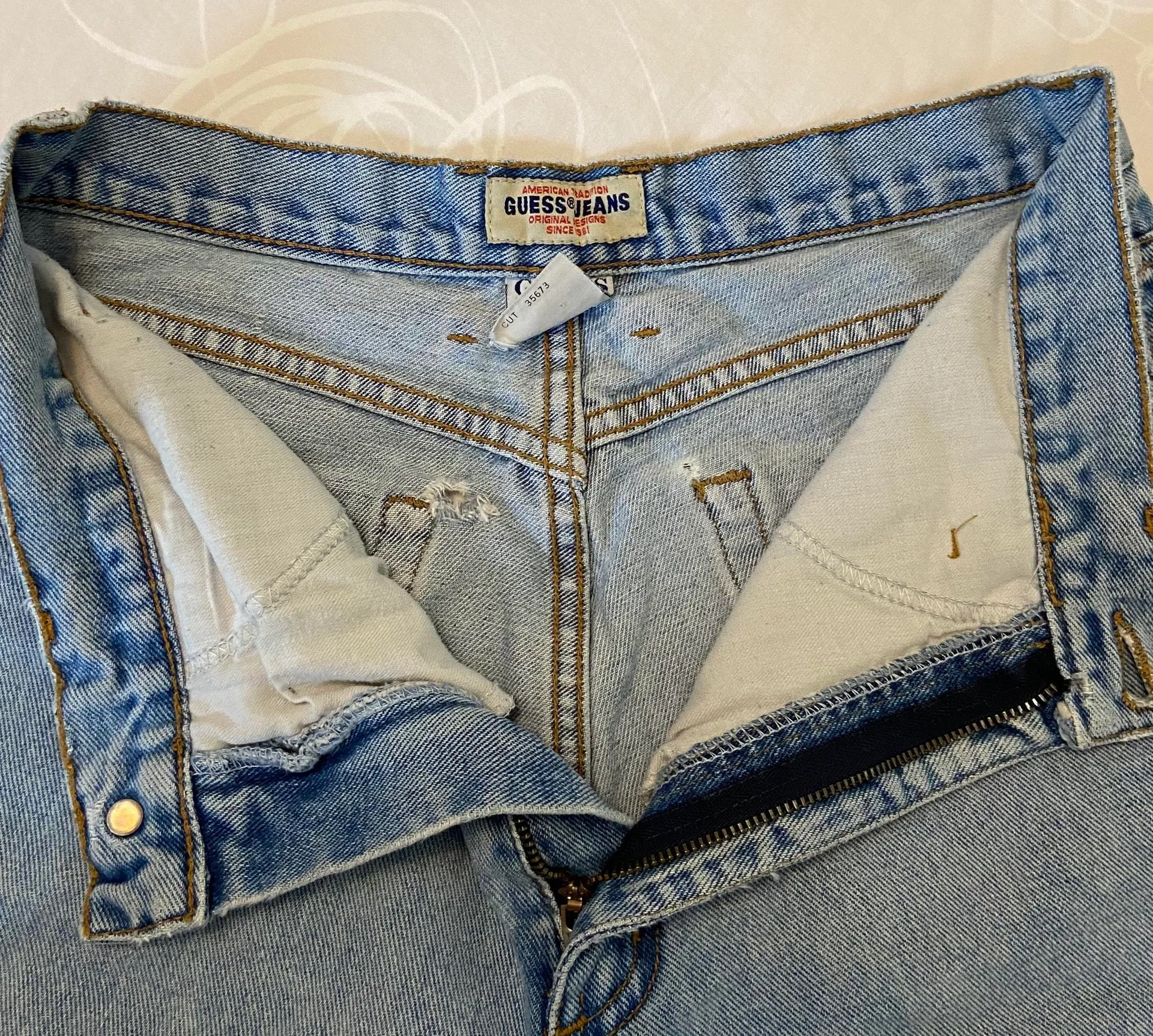 Guess High Waisted Mom Jeans - Image 3