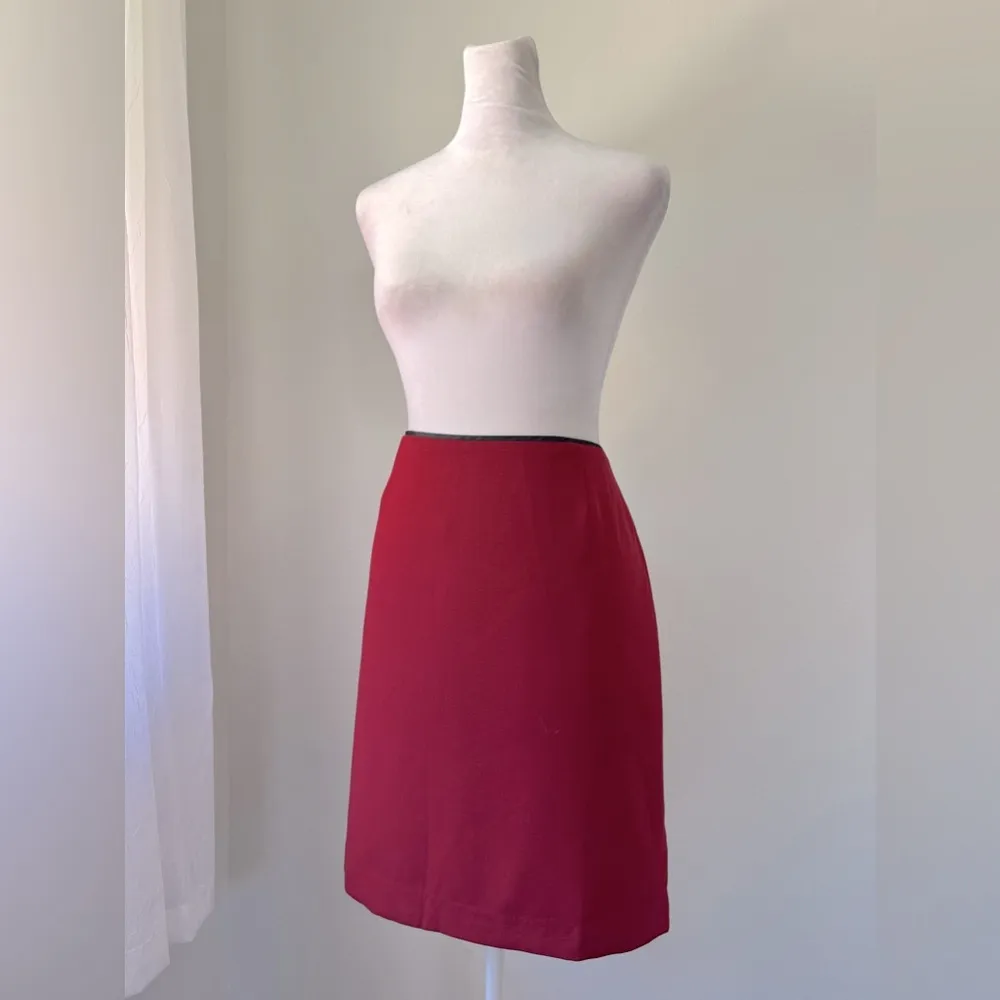Vintage ‘01 Gap Dark Red Knee Length Skirt w/ Black Trim - Image 3
