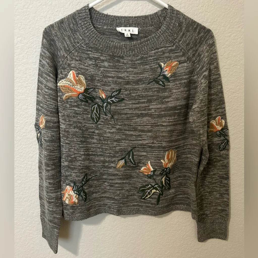 THML Gray Embroidered Floral Sweater Women’s Size Small Crewneck Knit Top - Image 6