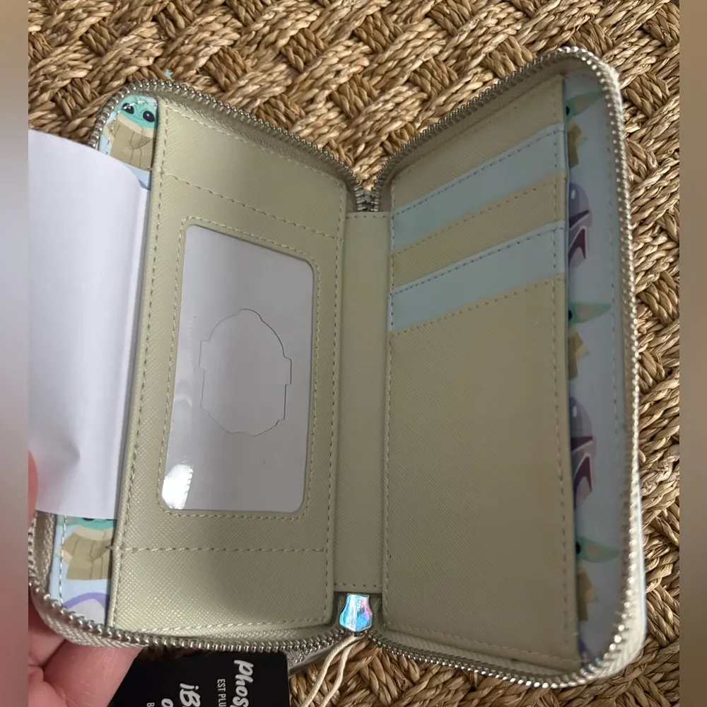 NWT Loungefly The Mandalorian Grogu Stone Glow in the Dark Wallet - Image 4