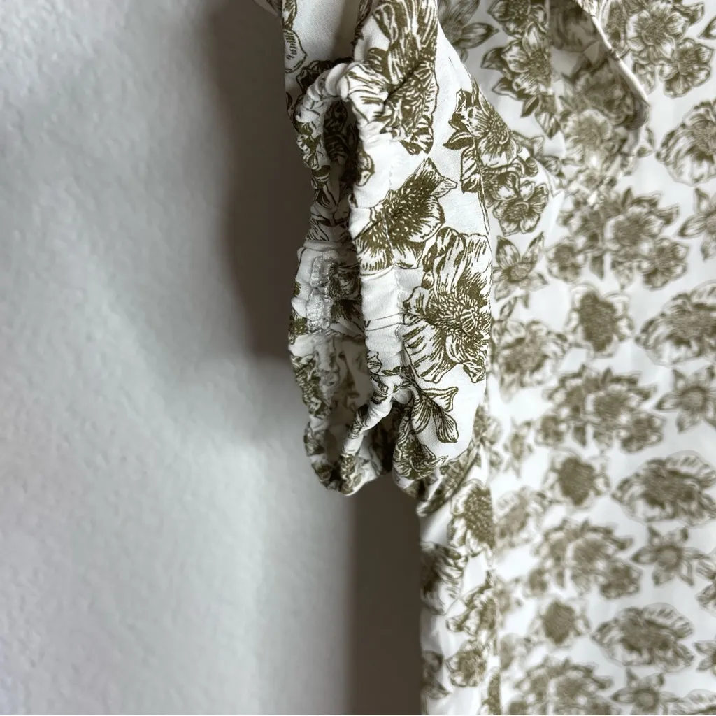 Blouse floral print short sleeves and ruffle accent Feminine cottage dressy - Image 7