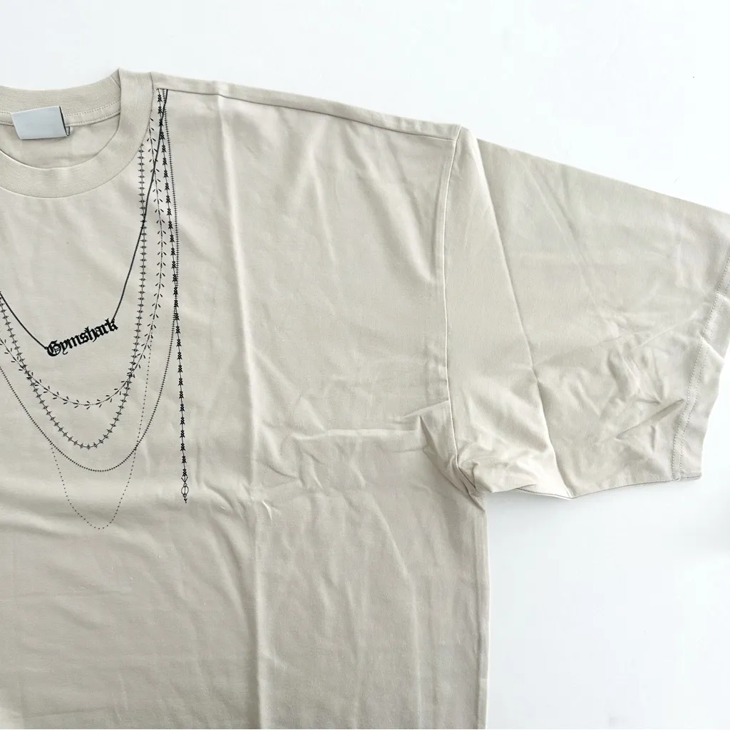 Gymshark XL/L Scallop Hem Shaped Shorts & Elevate Chain Oversized T-Shirt Set - Image 7