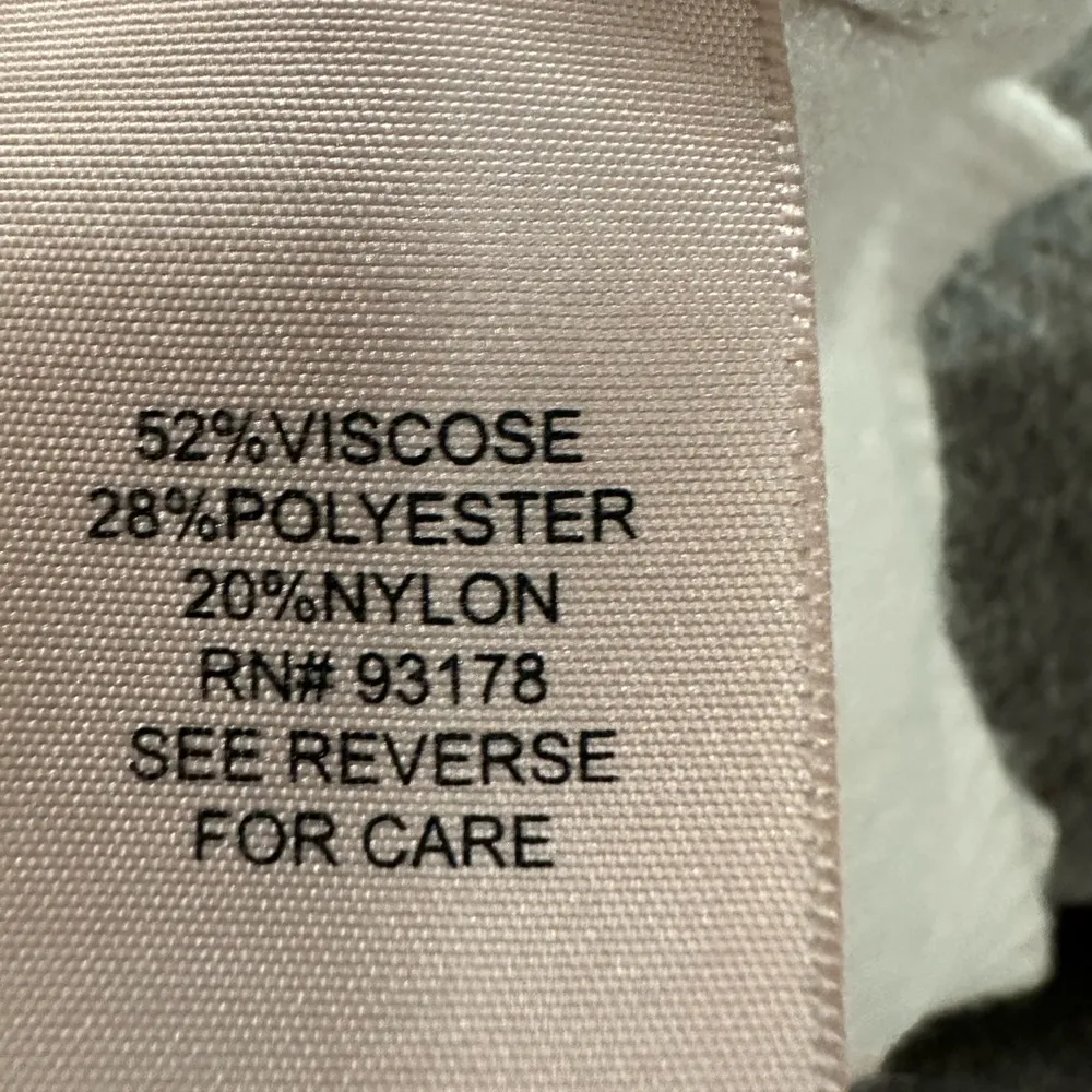 Women’s Size M Capped Sleeve Sweater Hoodie - Image 4