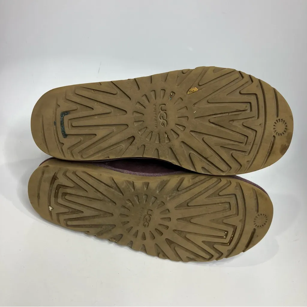 UGG Classic short boots in Aster purple‎ women’s size 8 suede sheepskin Sherpa - Image 9