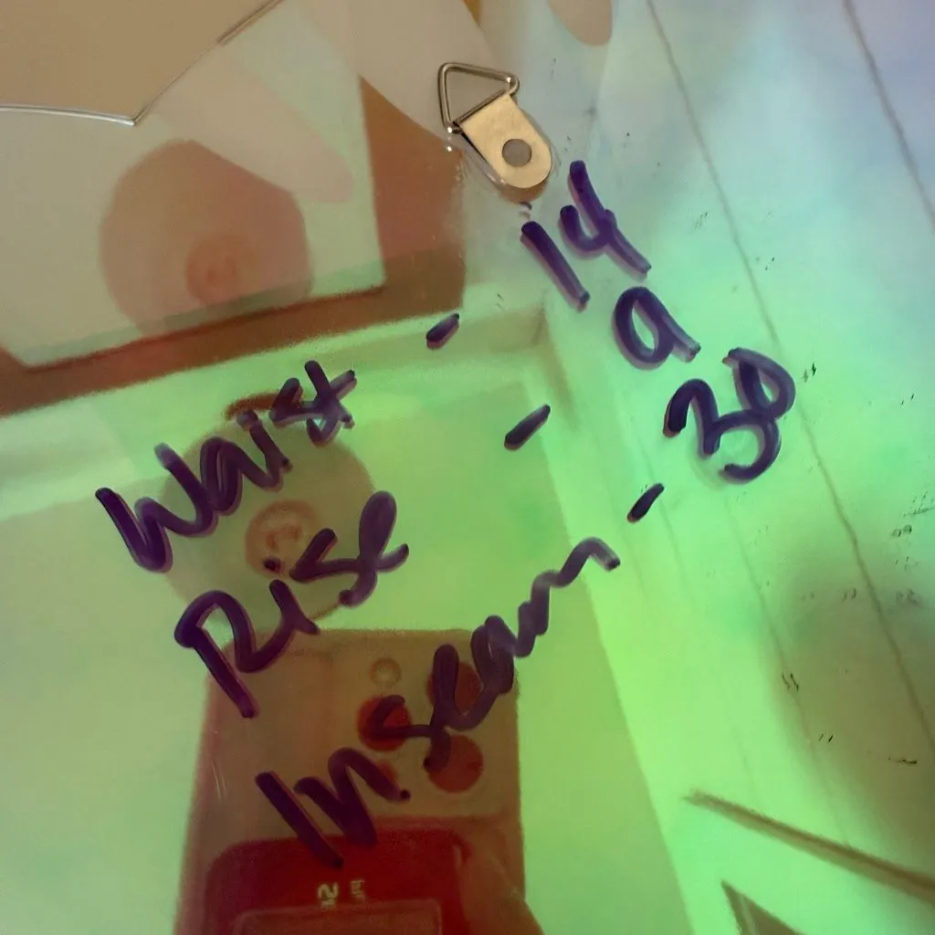 White House Black Market Women’s 6 Gray Pull on Pants Career Office Core - Image 4