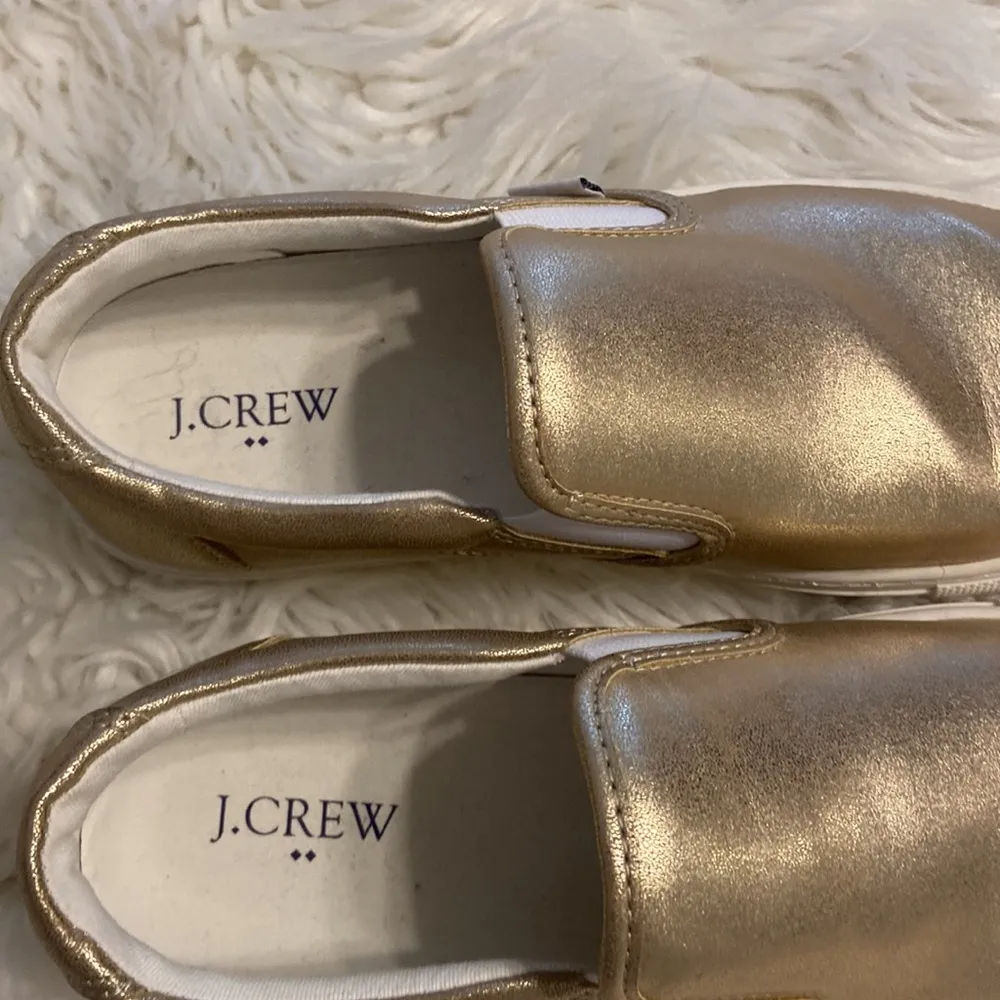 J.CREW SHOES SIZE 9 BNWOT COLOR GOLD SEE ALL PHOTOS - Image 3