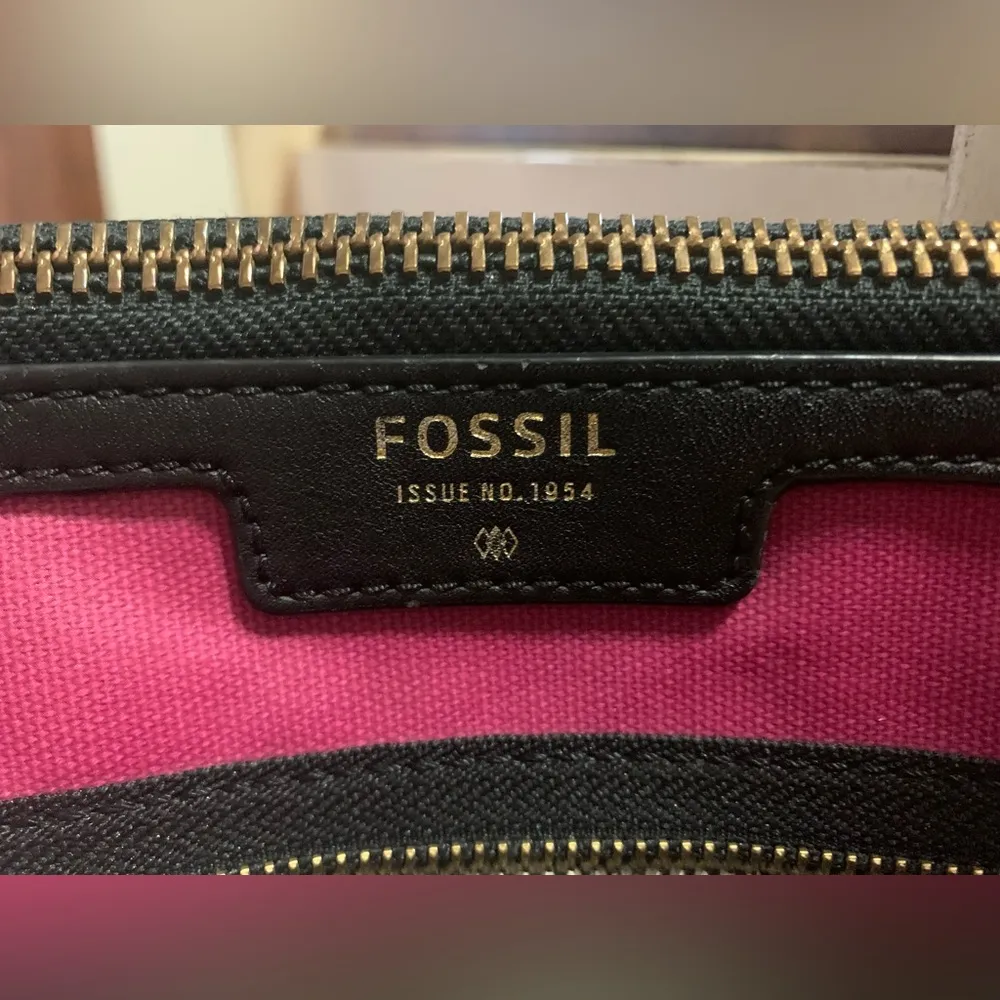 Fossil Crossbody Purse / Bag with Adjustable Strap NICE - Image 3