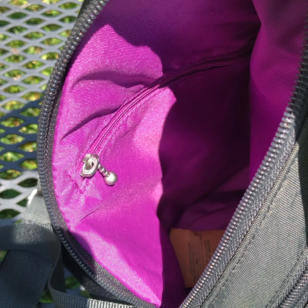 Baggallini NEW  Mini Sling Travel Bag!  Gray - Image 10