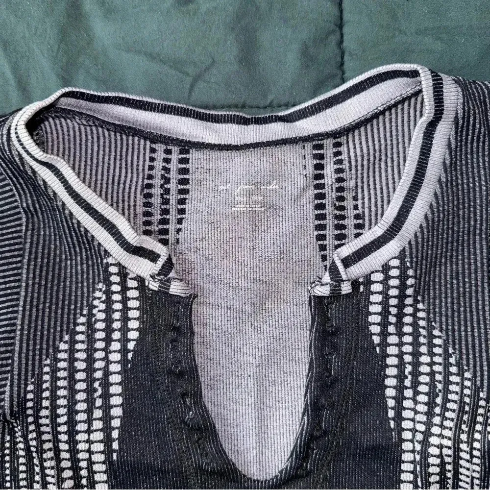 Out From Under Go For Gold Seamless Top Black XS-S - Image 5