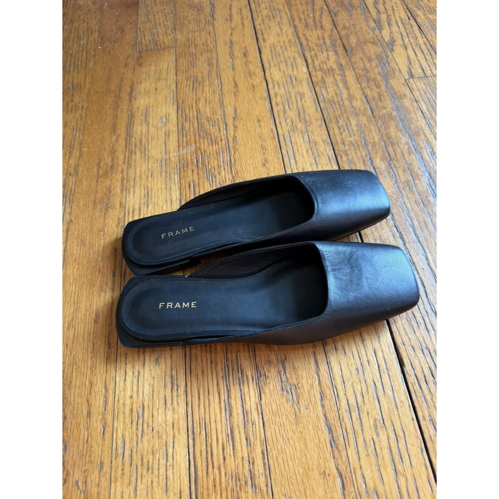 Frame EUC  $348 Black Noir Leather Le Town Mules *Size 35 1/2* - Image 4