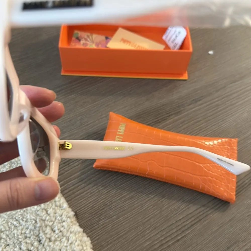 NWT Poppy Lissiman Rio sunglasses in soft pink - Image 11