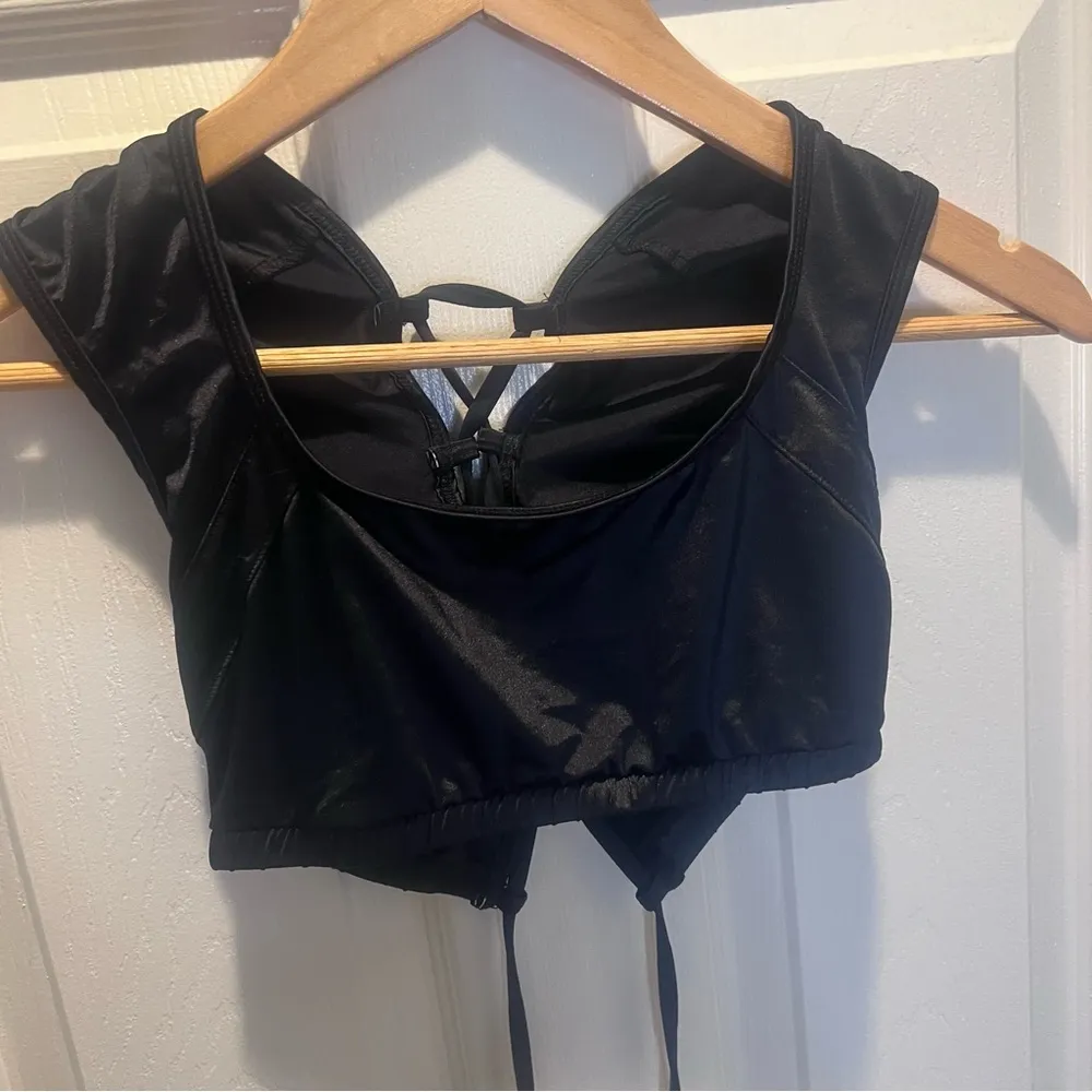 UO out from under black lace up bikini top! - Image 3