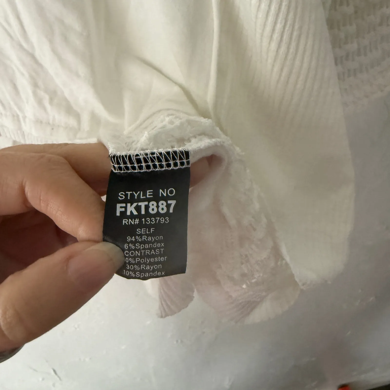 POL Mesh Knit V Neck Dolman Sleeve Top White Size M Patchwork Cottage Boho - Image 6