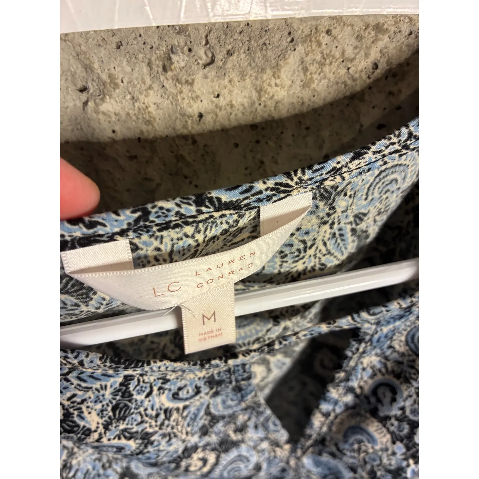 LC Lauren Conrad Floral Keyhole Neck Sleeveless Tank Top Women's Size M - Image 2