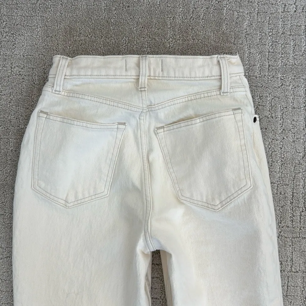 A&F 90s straight ultra high rise curve love cream white denim jeans waist white - Image 6