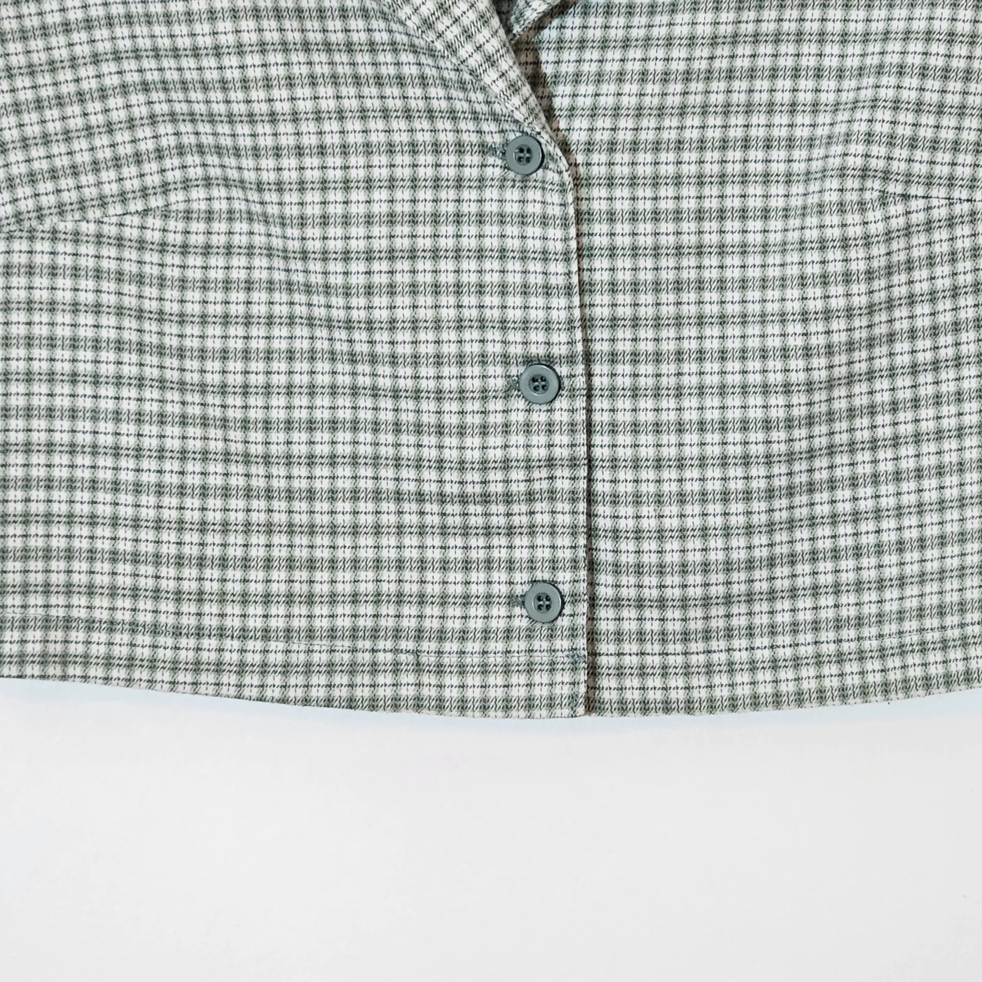 John Galt Green Plaid Cropped Button-Up Shirt One Size Green Plaid Crop Top - Image 4