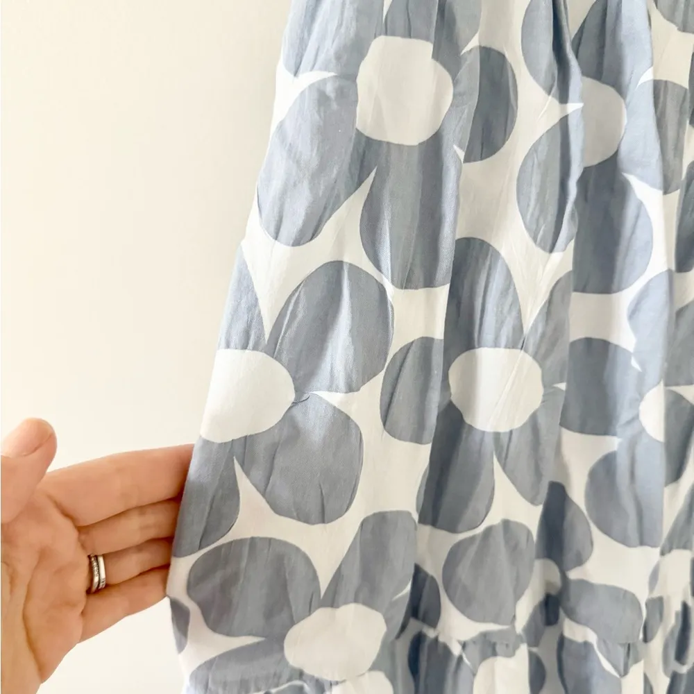 Jacquie The Label Tiered Dress with Ruffle Sleeve in Gray & White Floral - Image 4