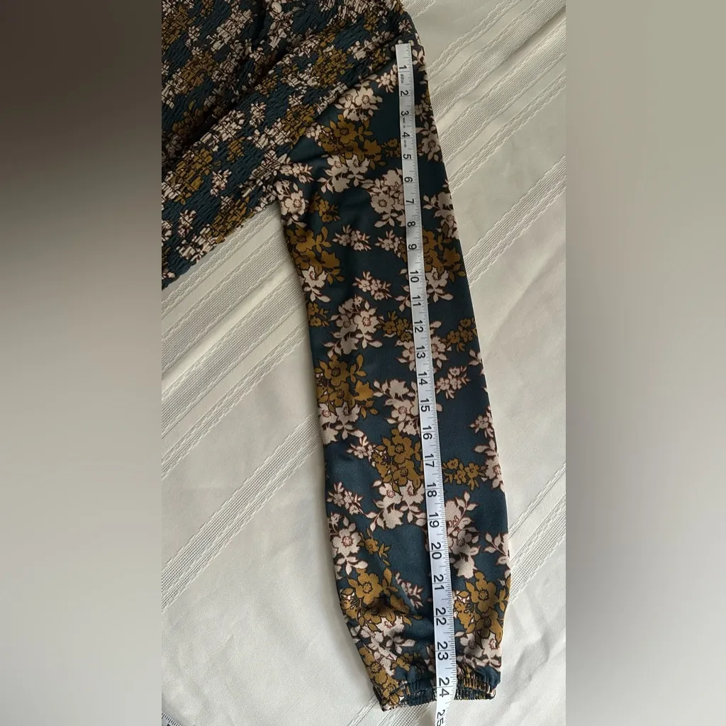 Gimmicks by BKE Floral Smocked Blouse in Teal and Brown - Image 12