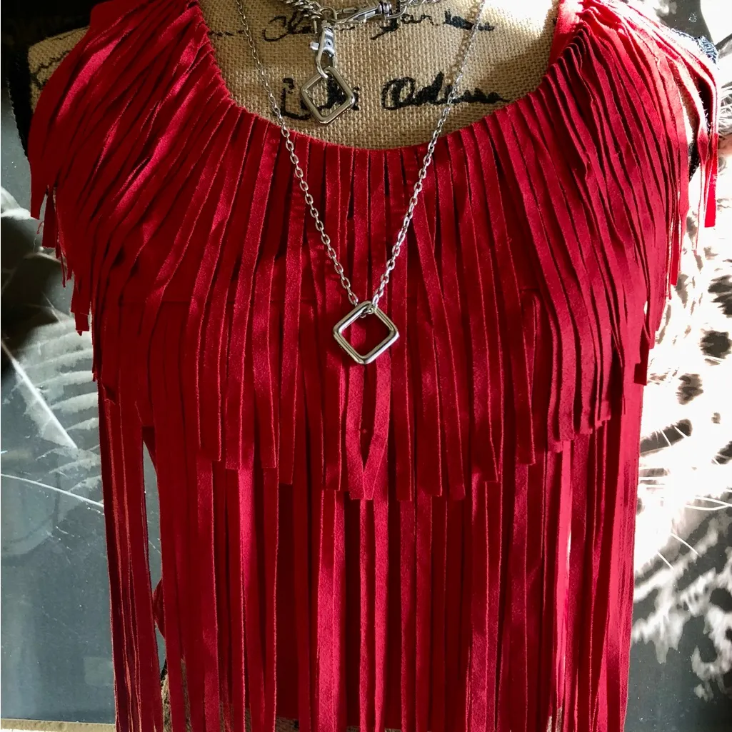 Ontwelfth Red Fringe Sleeveless Crop Top Size M - Image 9