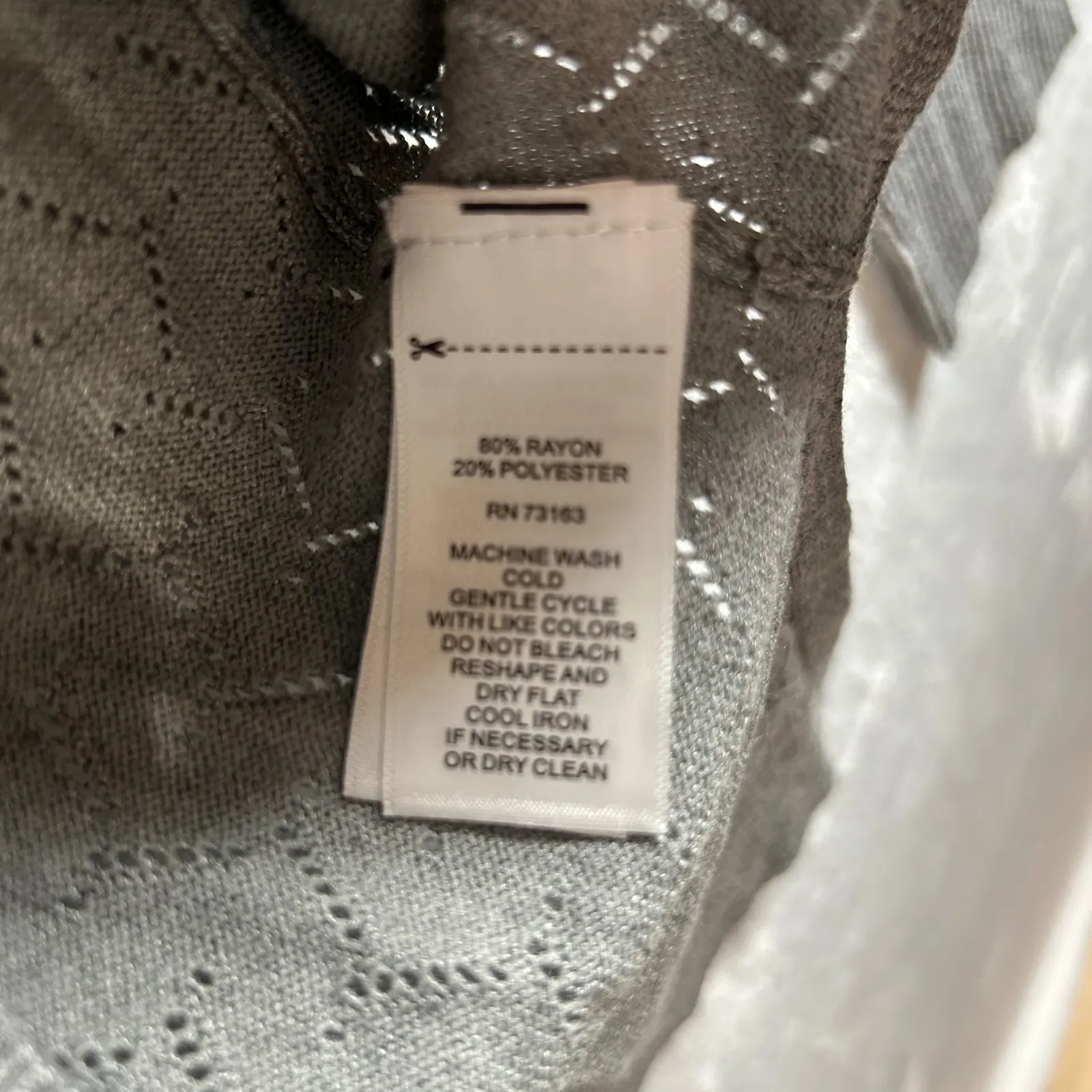 Cable Gauge Women's Gray V-Neck Long Sleeve Textured Sweater M - Image 4