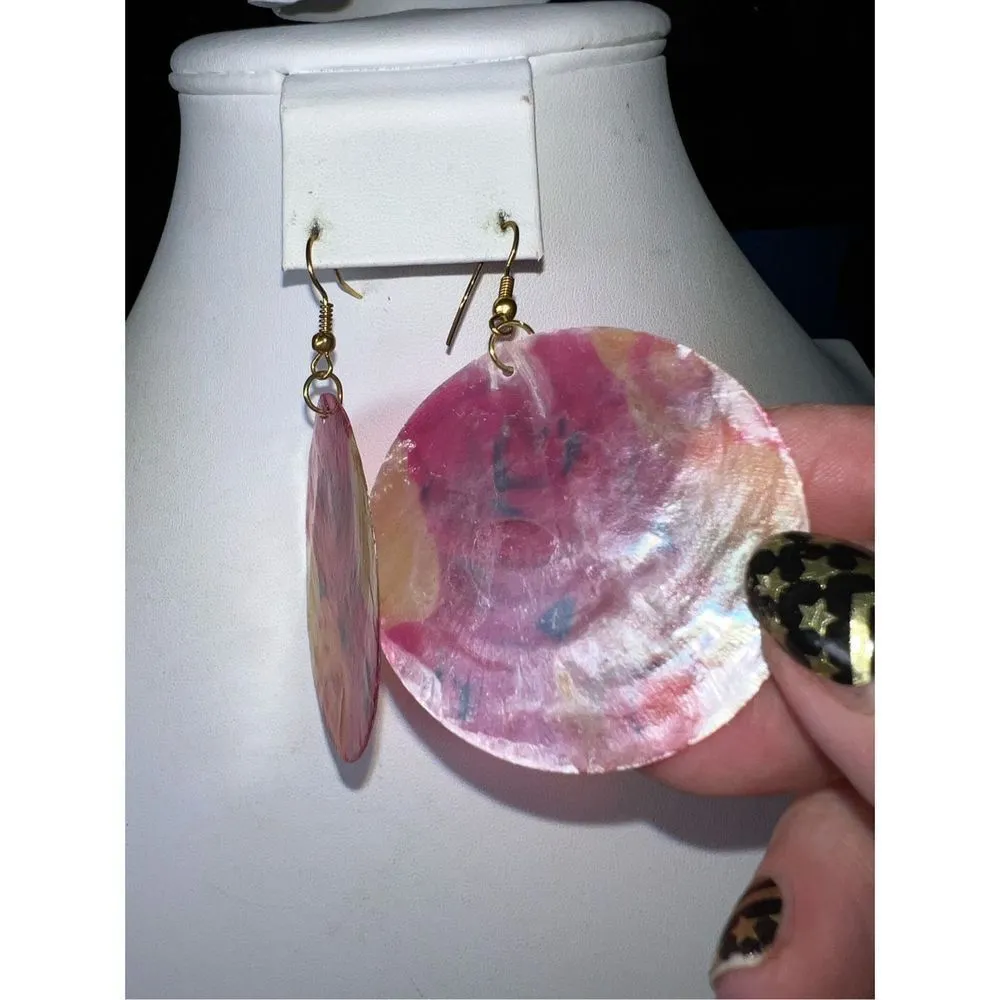 Vintage Hand Painted‎ Mother of Pearl Earrings Pink - Image 6