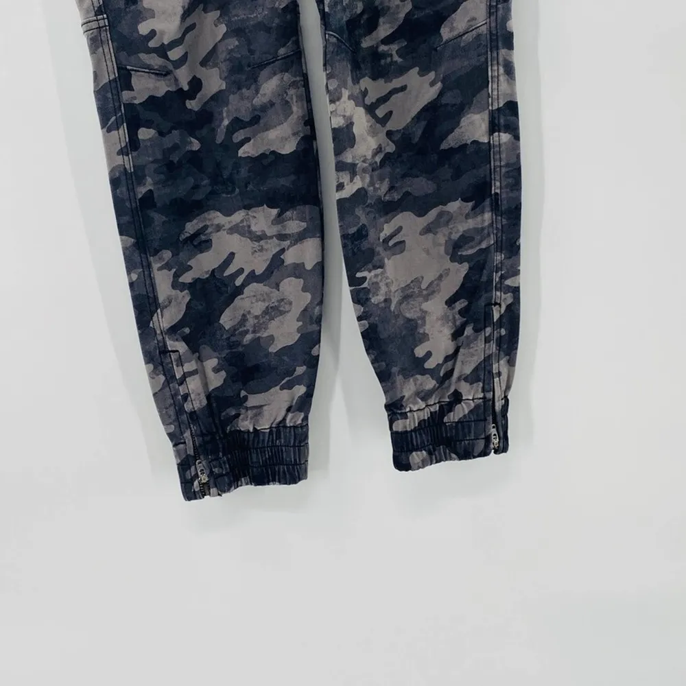 Spanx Blackwash Camo Stretch Twill Cargo Jogger Pants Size M 8/10 NWT - Image 7
