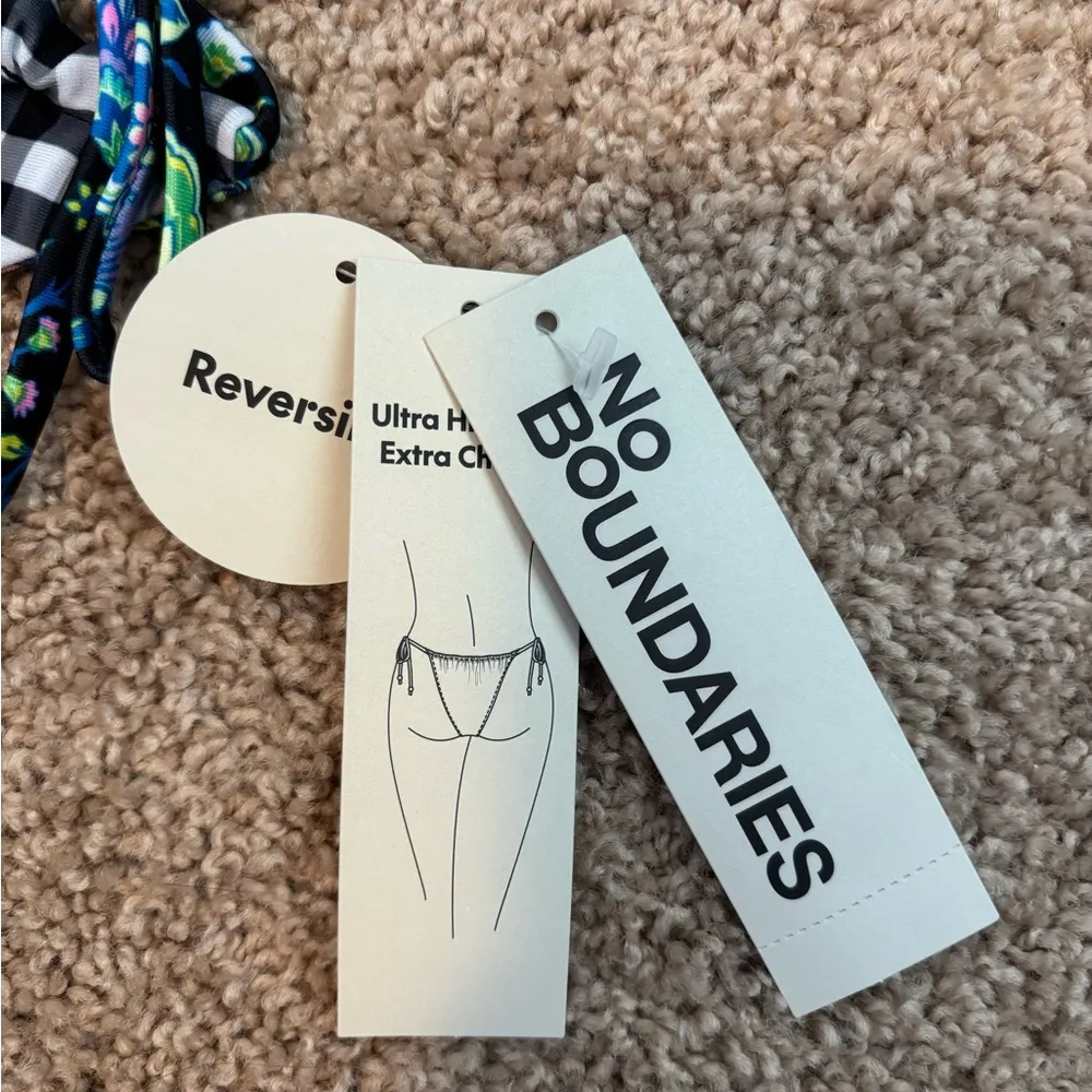 No Boundaries Reversible Paisley and Gingham String Bikini Bottoms Size Large - Image 9