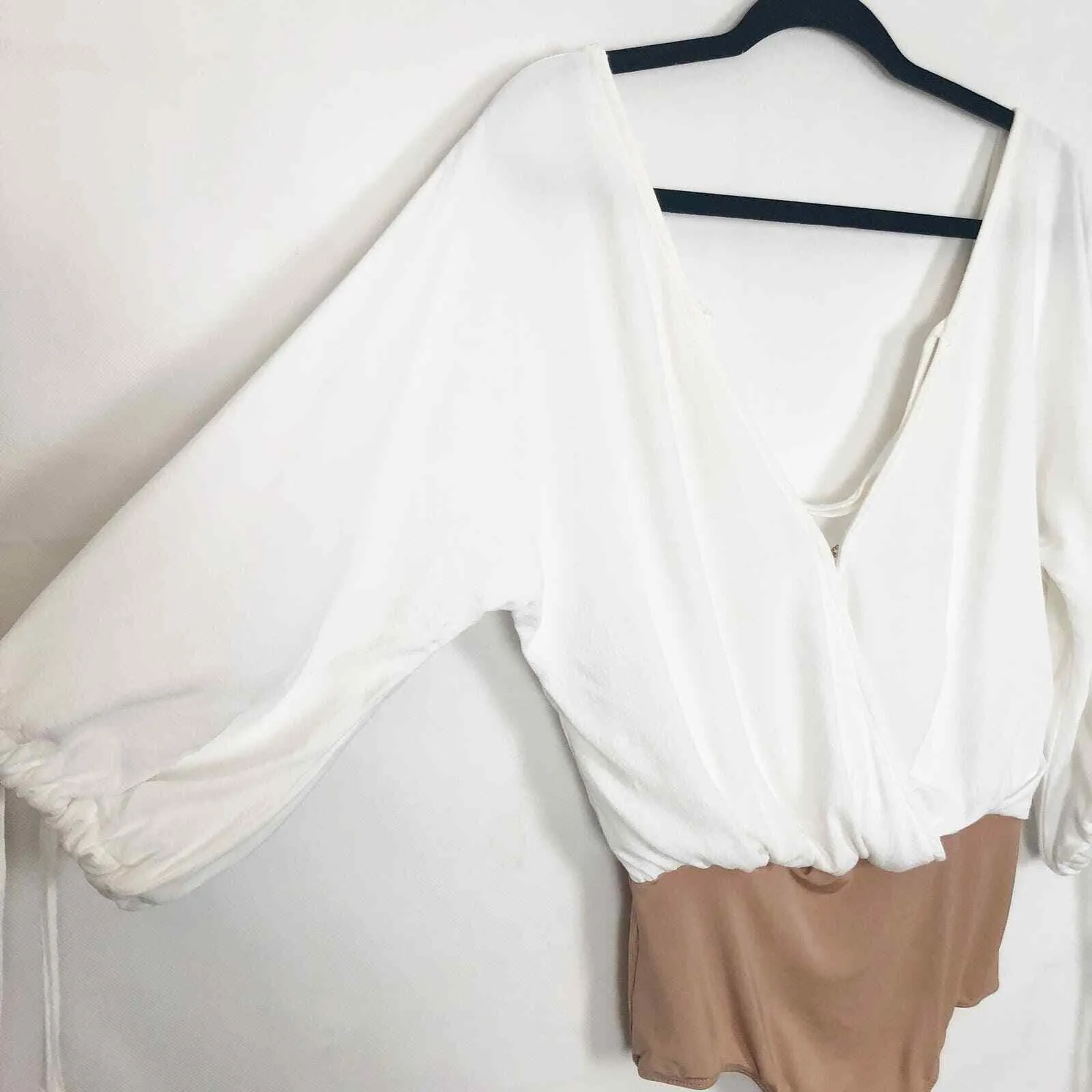 For Love & Lemons V-Neck White Womens Bodysuit Size Small - Image 6