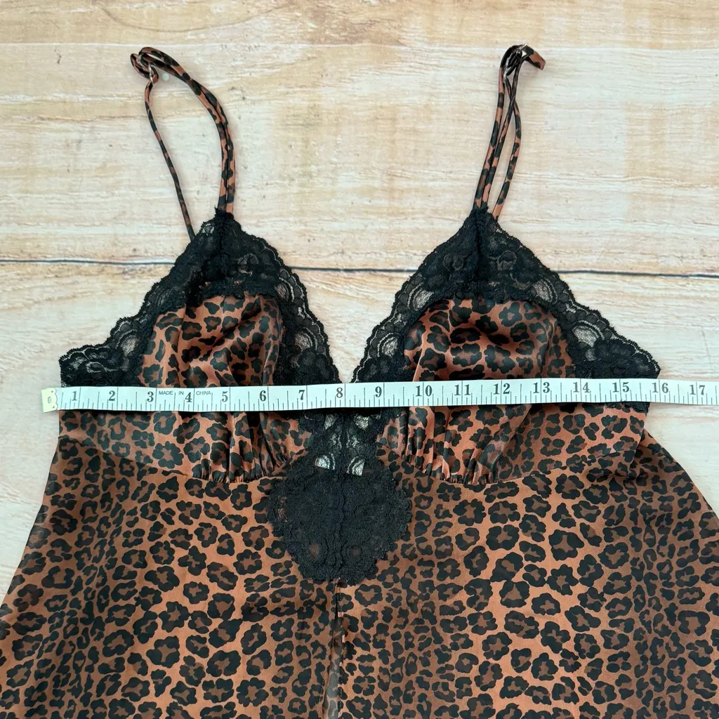 Secret Treasures Lingerie Sleepwear Nightgown Size Medium Leopard Slip Chemise - Image 2