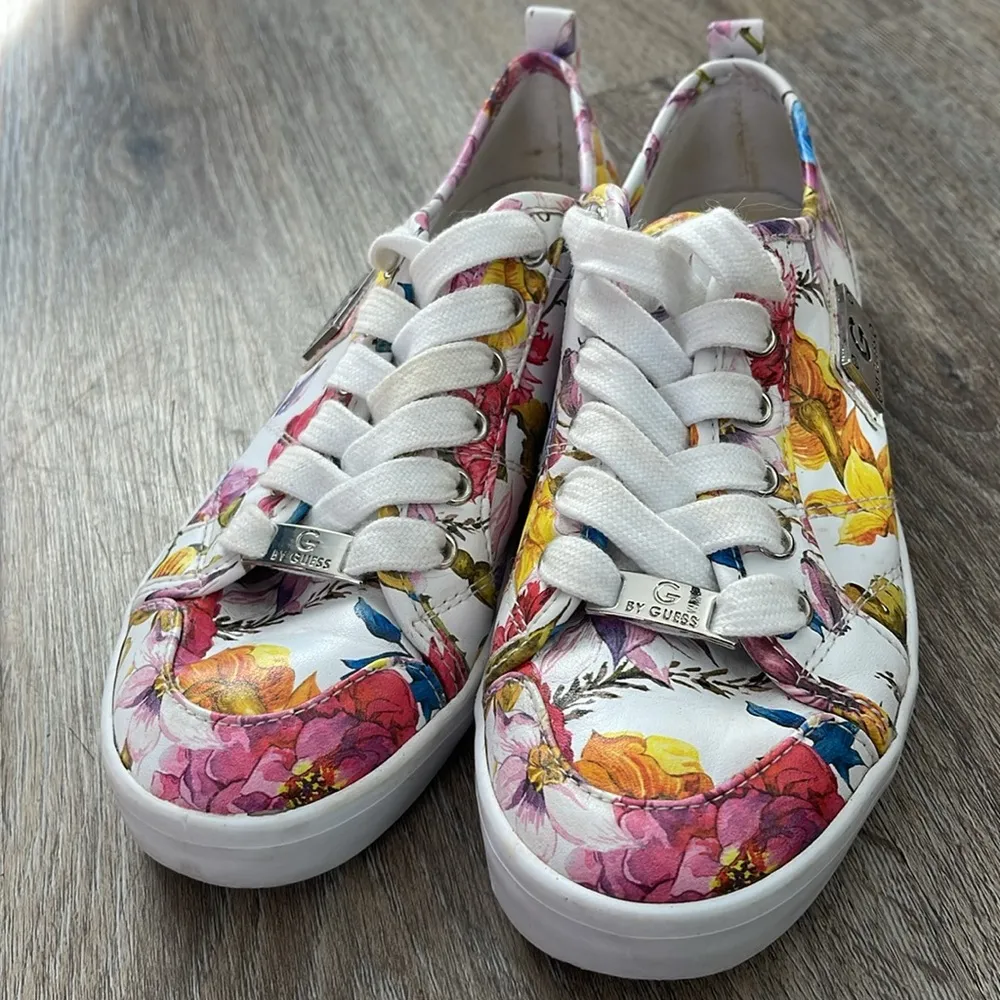 Guess Floral Leather Shoes “Mallory” Size 5.5 - Image 4