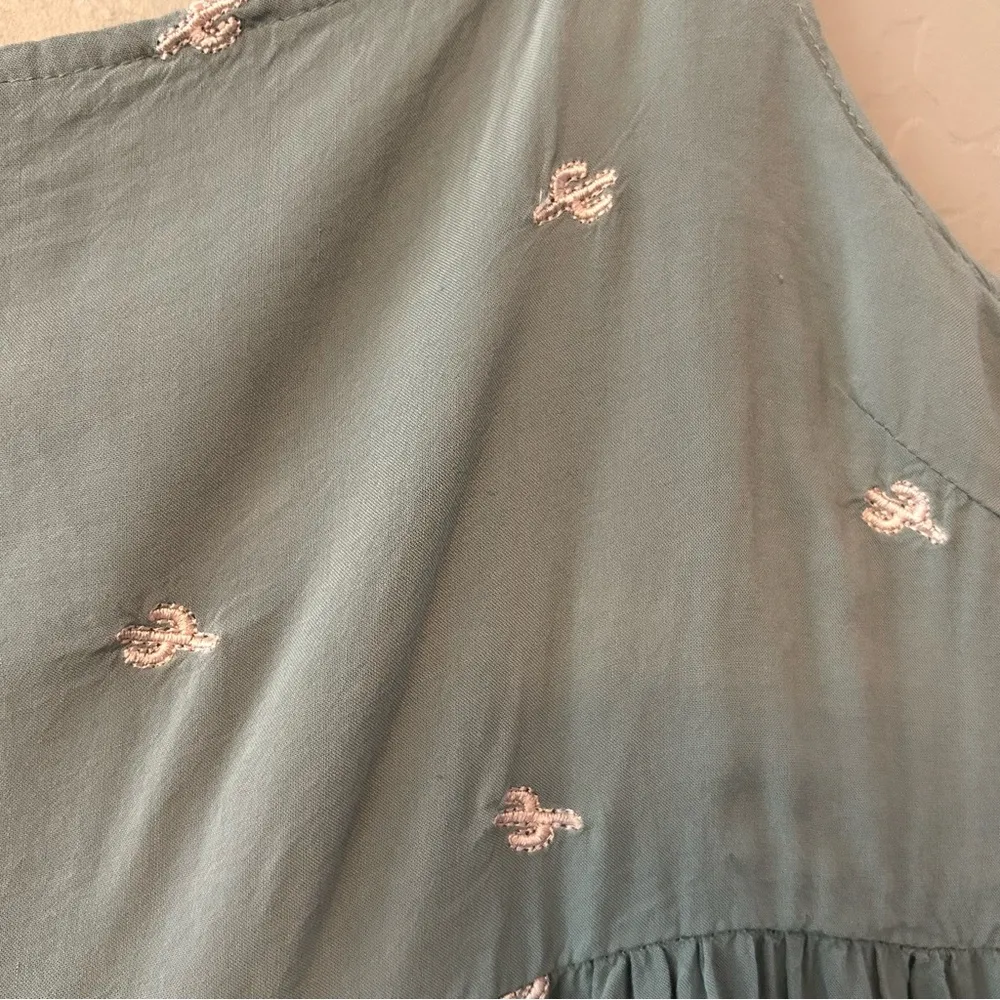 Copper Key sage green sleeveless dress with cactus print size large - Image 9