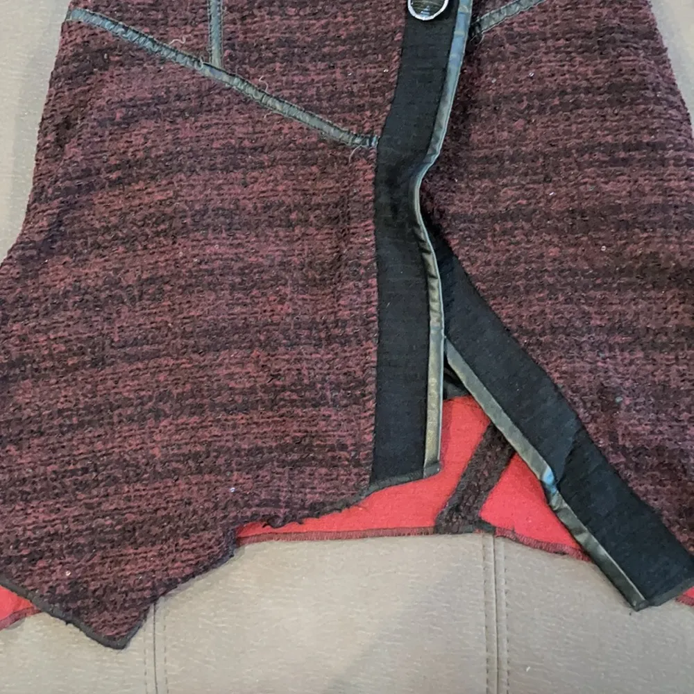 NWT NICOLE SABBATTINI Wine & Black with Sequin Sweater Coat Size Small - Image 7