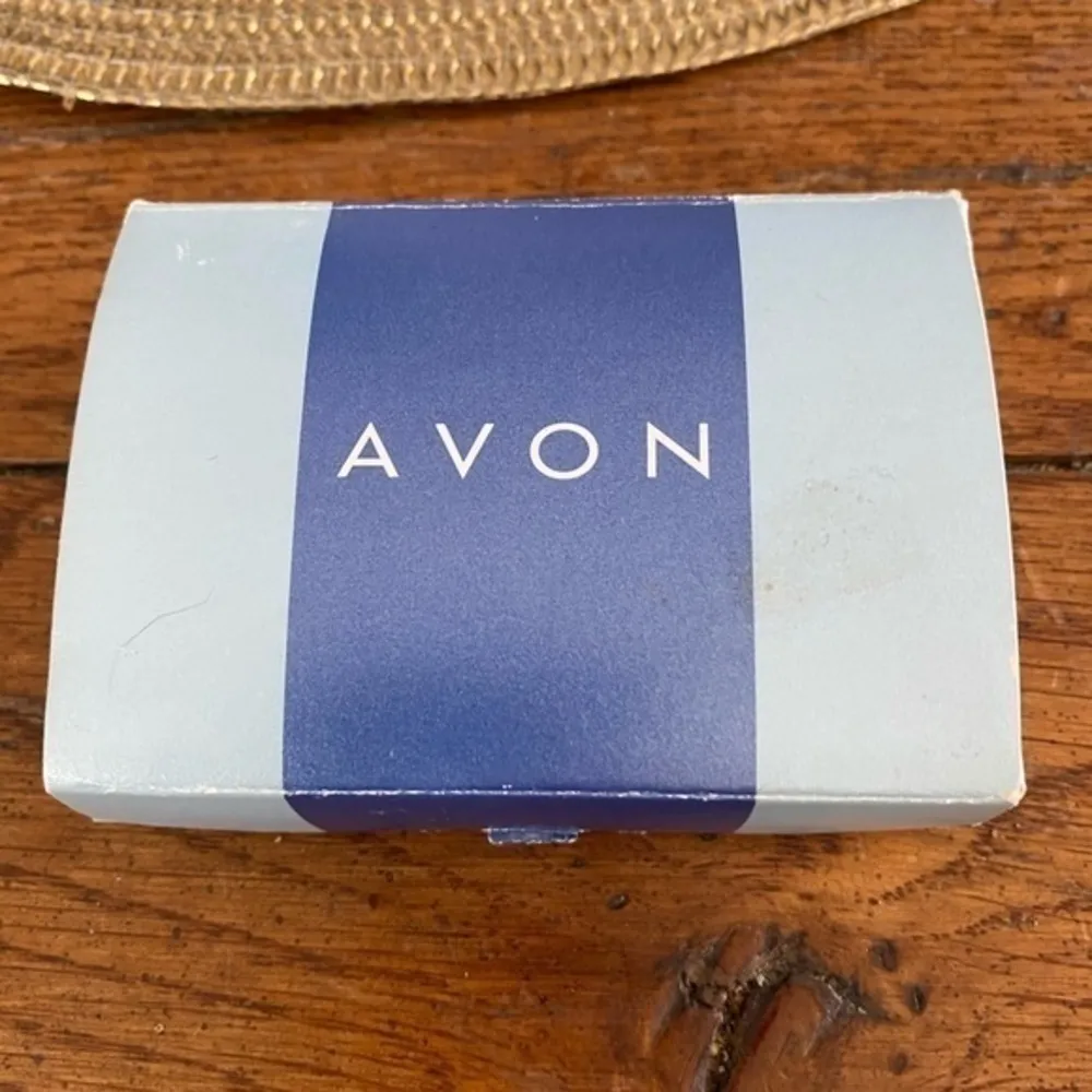 Avon Vintage Silver Floral Spray Cubic Zirconia Necklace NIB - Image 7