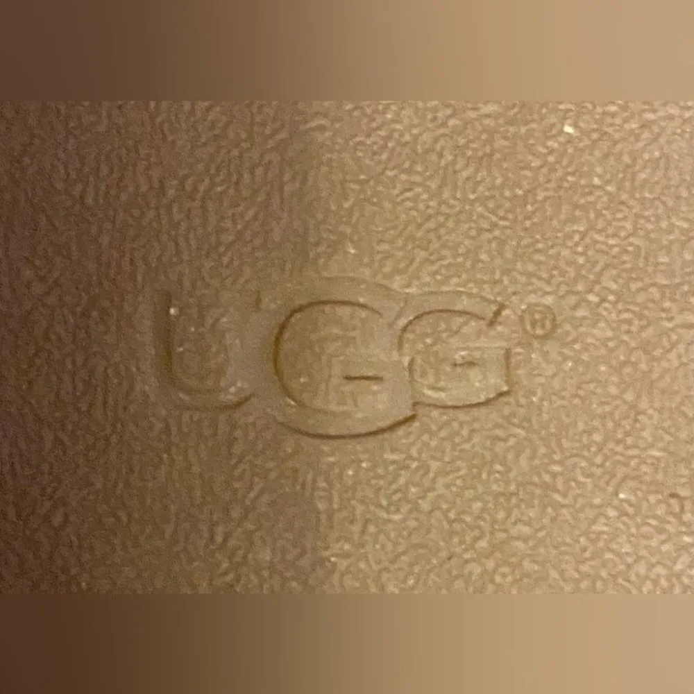 UGG leather and shearling ankle boots size 9. New - Image 2